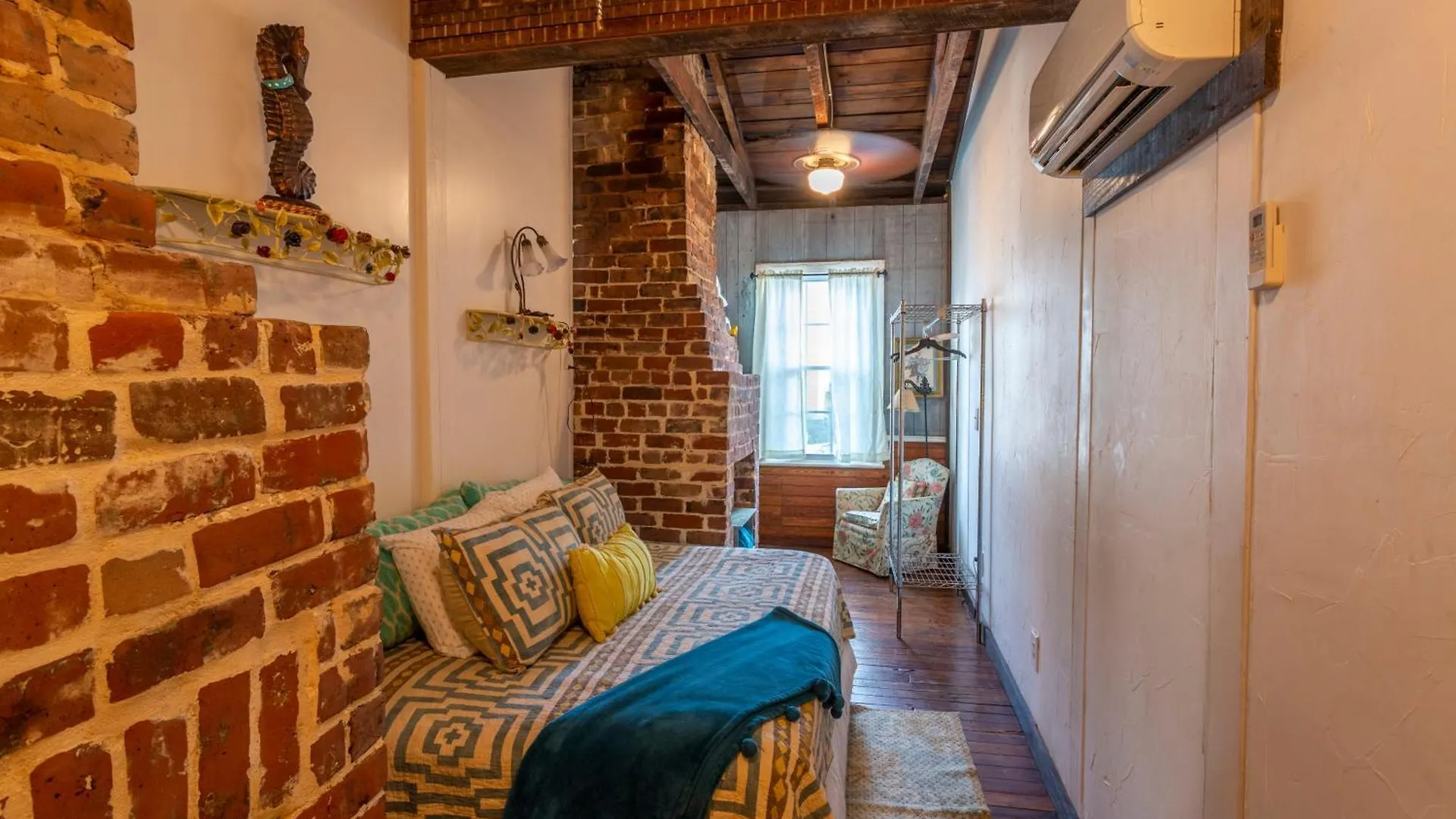 Stella Blue - 10 Apartment Savannah