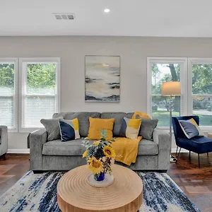 http://freshly-renovated-3-bedroom-1-bath-cottage-home.memphishotelsnow.com